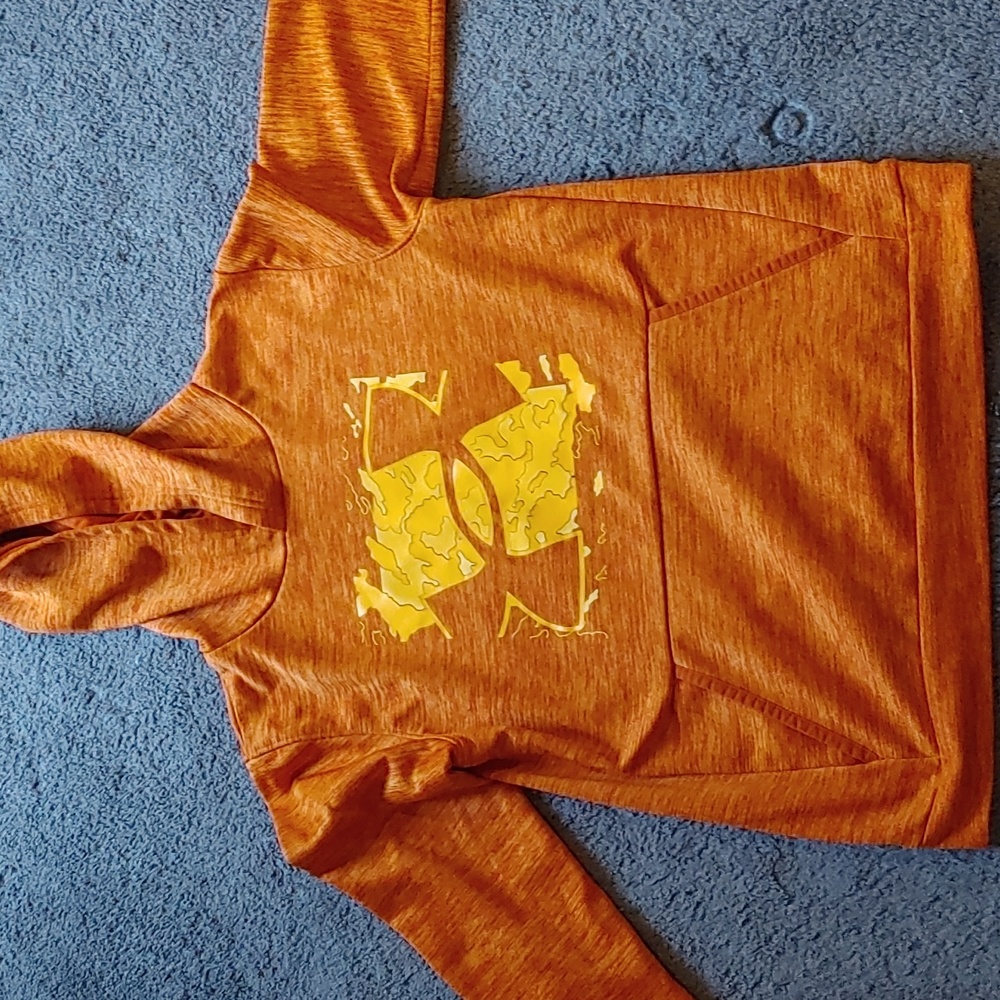 Under armour hooded sweatshirt
